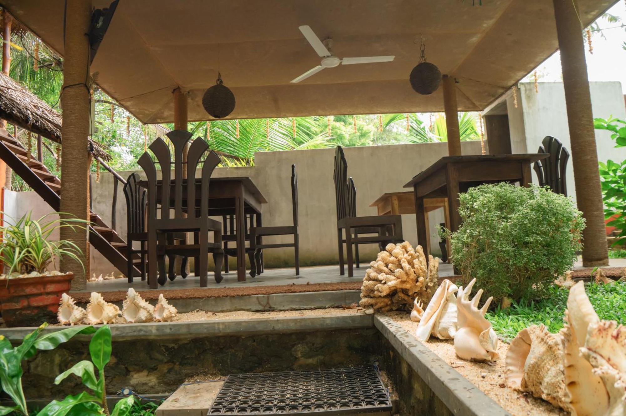 Rekawa Turtle Gate Hotel Tangalle Exterior photo