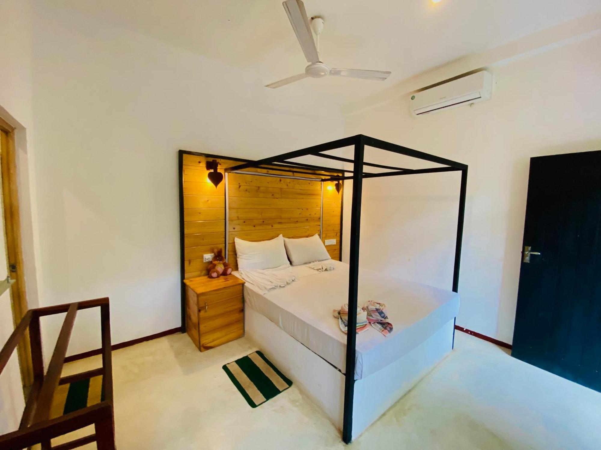 Rekawa Turtle Gate Hotel Tangalle Exterior photo